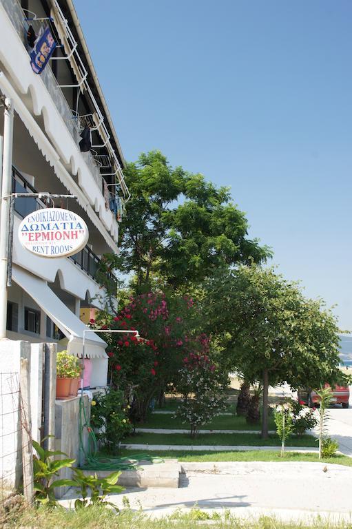 Ermioni Apartments Vrasná Eksteriør bilde